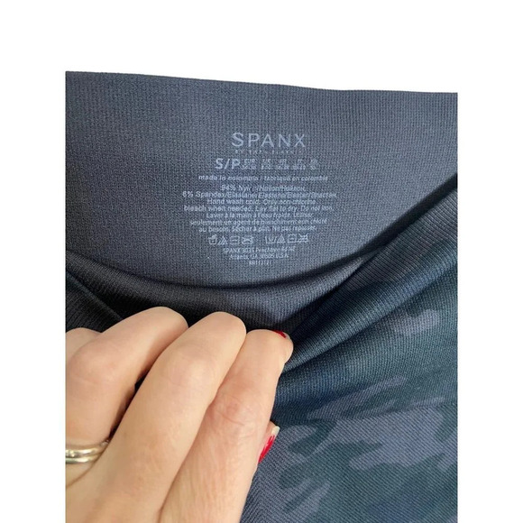 SPANX Look at Me Now Seamless Black Camo Leggings-sz Small - Picture 6 of 9
